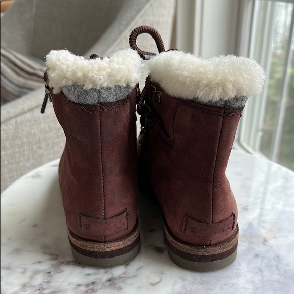 SOREL ANKLE BOOTS SZ 5 Excellent condition - Picture 6 of 9